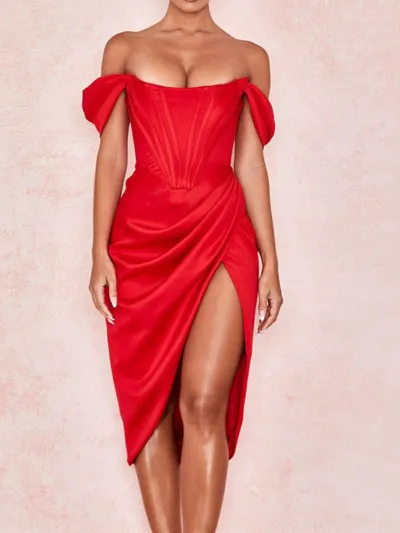 longue-robe-rouge-a-corset Κόκκινο φόρεμα μεσαίου μήκους με ενσωματωμένο κορσέ και λαιμόκοψη boat